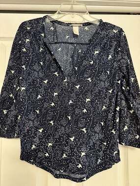 H&M Navy Blue Bird Print V-Neck Blouse Size Small